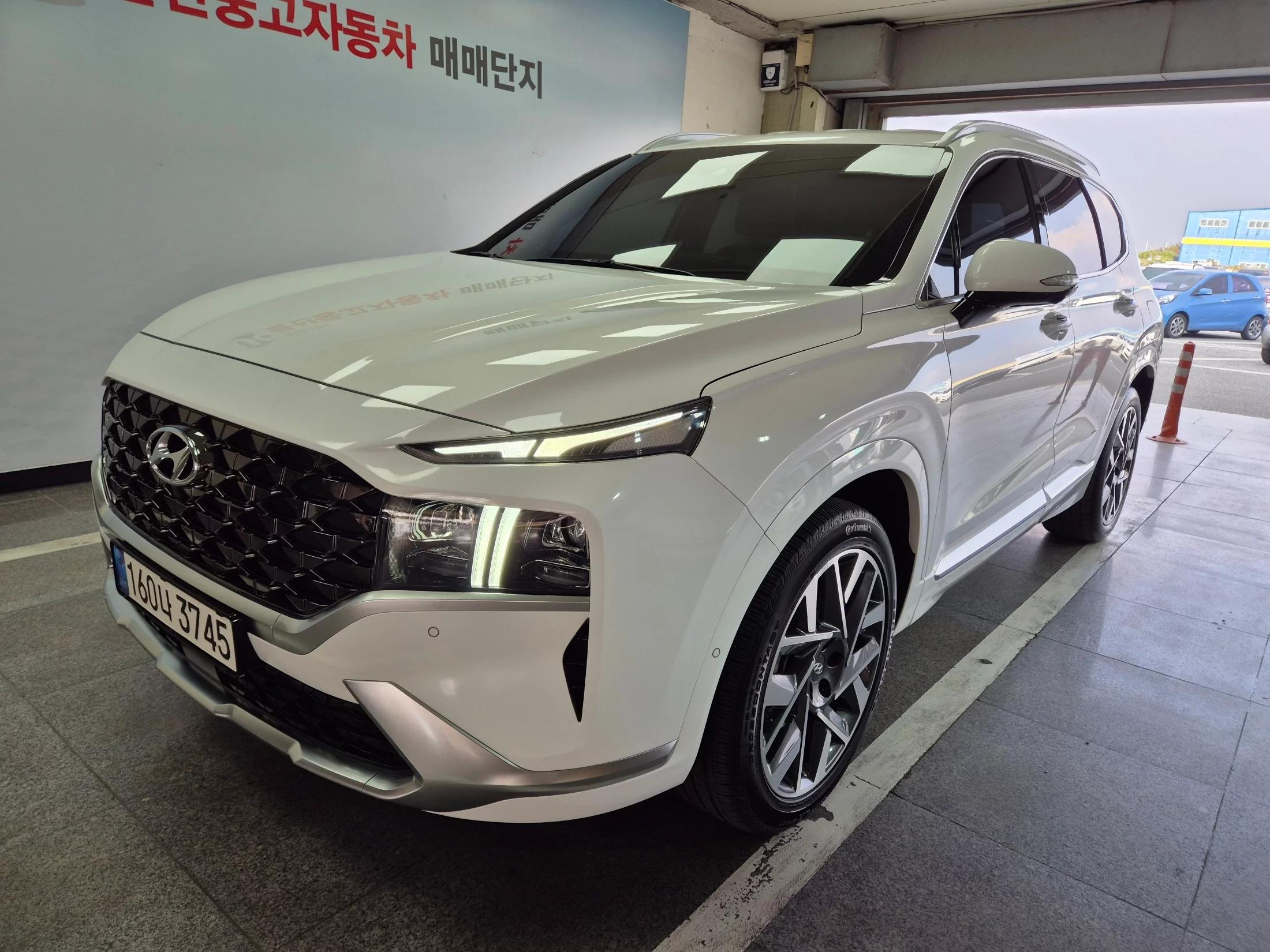 Hyundai Santa Fe Diesel 2.2 2WD Calligraphy, 2021 г. 56419 км.