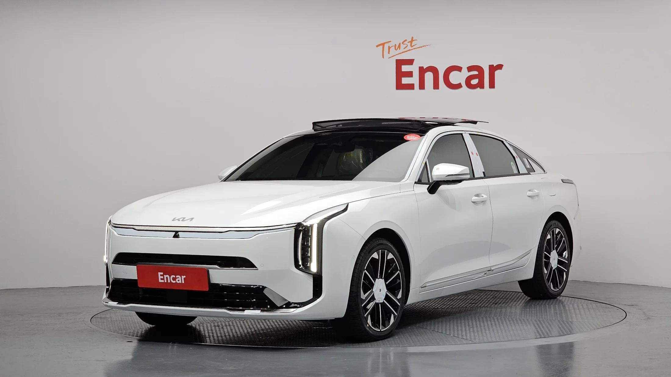 Kia K8 Signature, гибрид, 2025 г. 209 км.