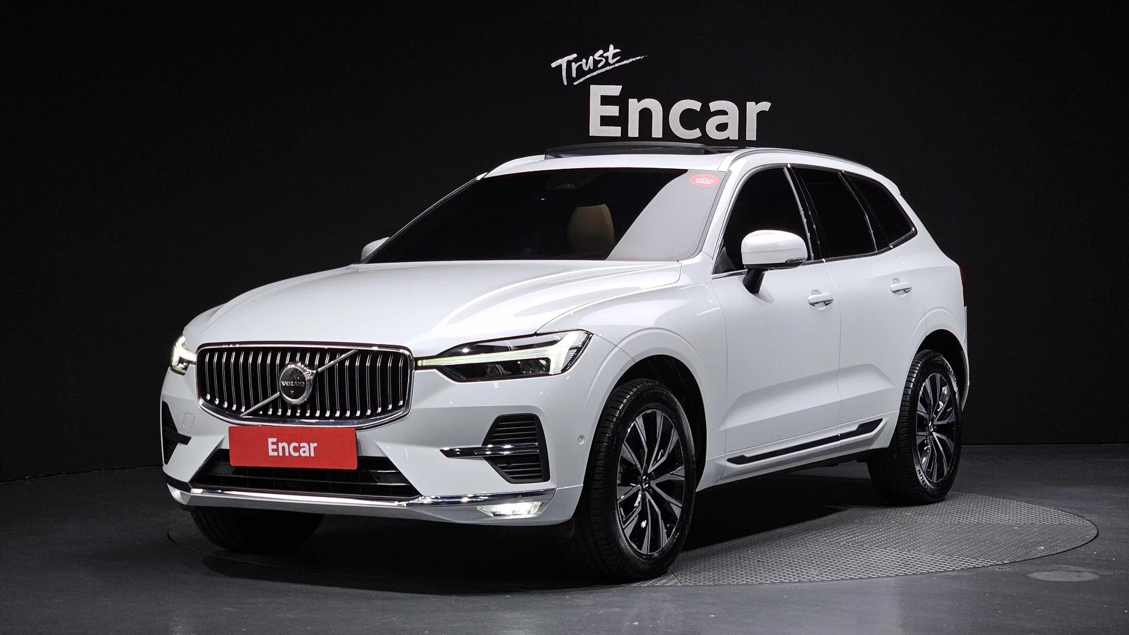 Volvo XC60 B5 Ultimate Bright, 2023 г. 23496 км.