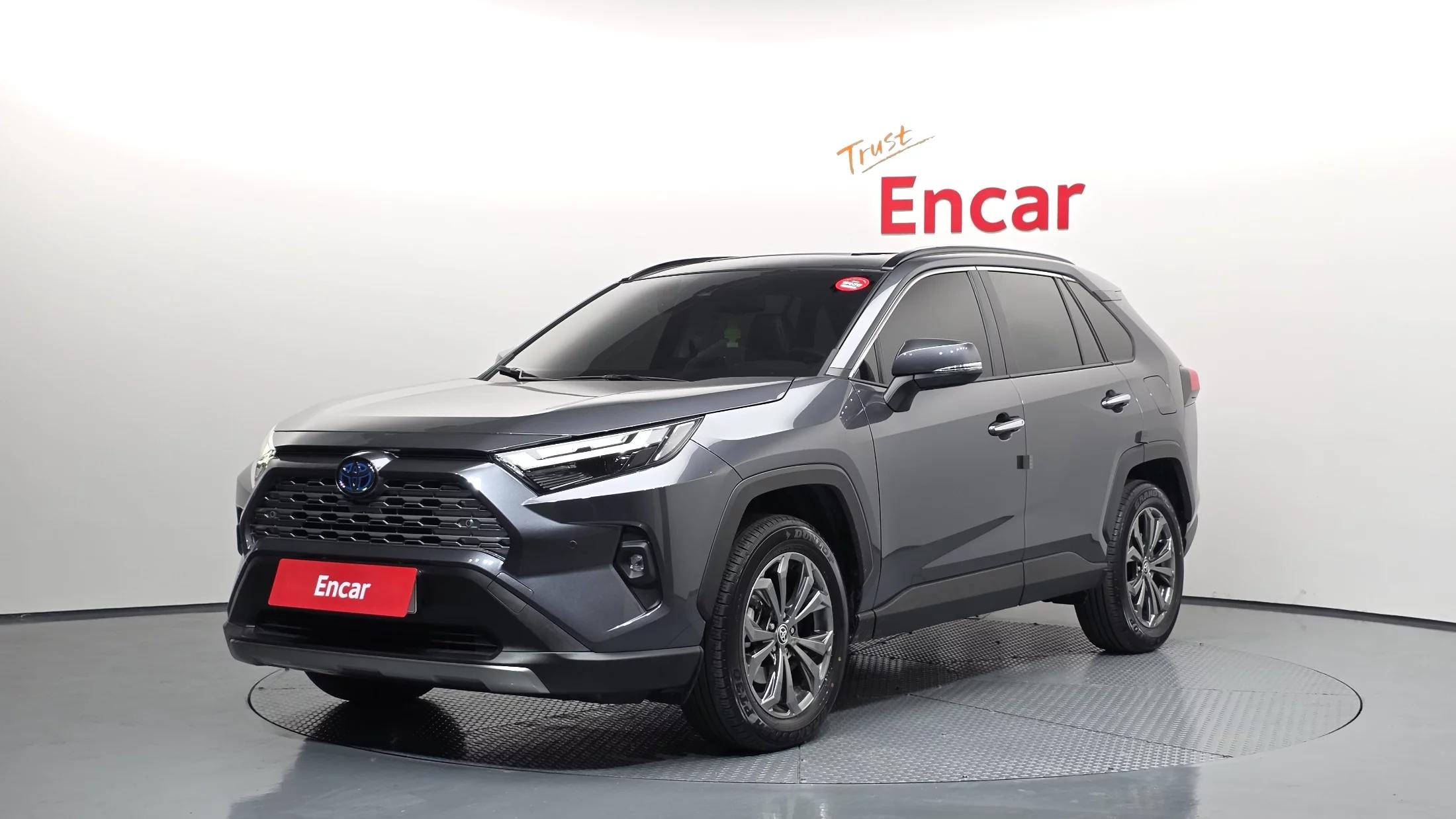Toyota RAV4 2,5 4WD Hybrid LTD, гибрид, 2024 г. 15252 км.