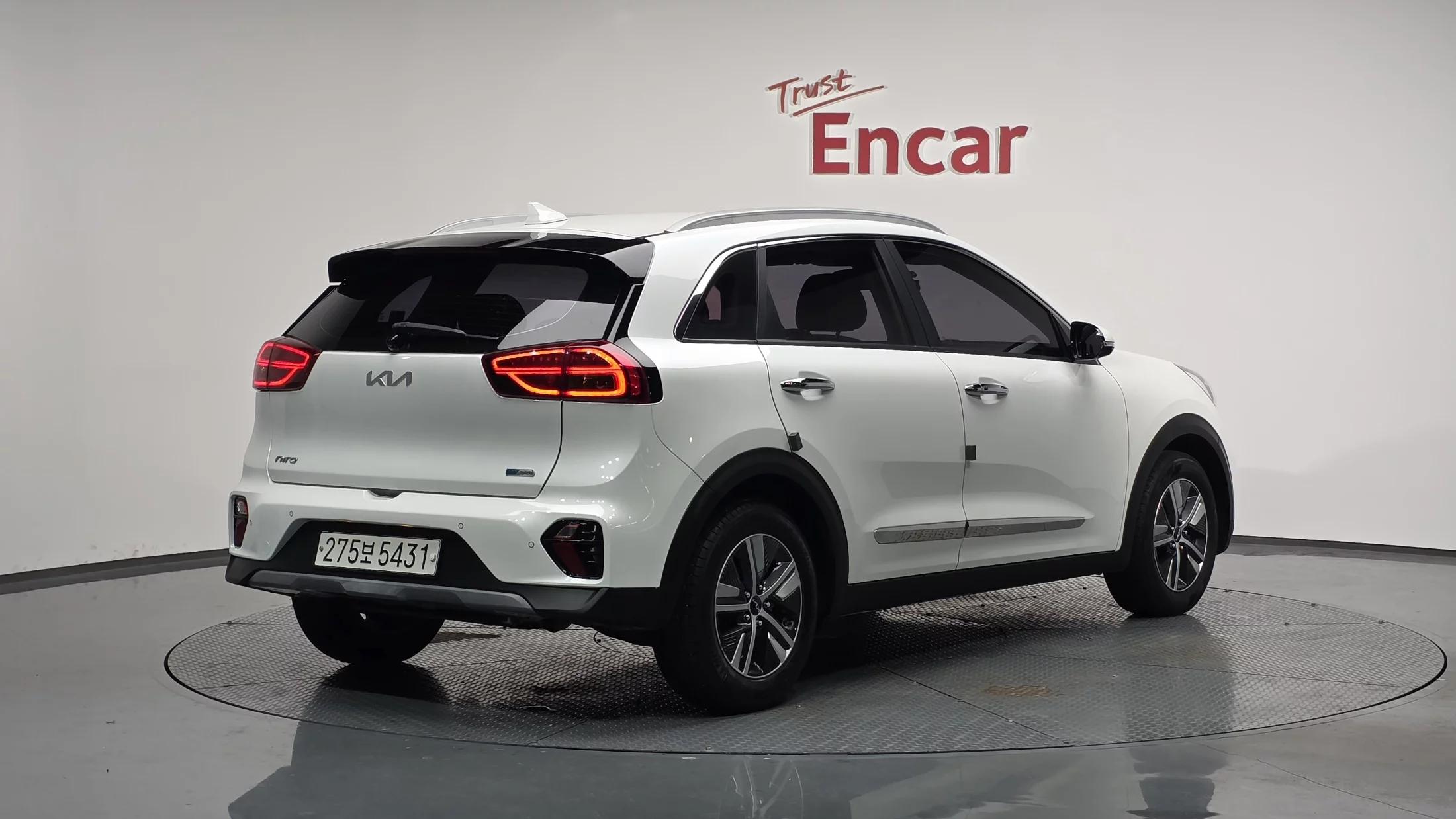 Kia Niro 1.6 HEV Noblesse, гибрид, 2021 г. 39361 км.