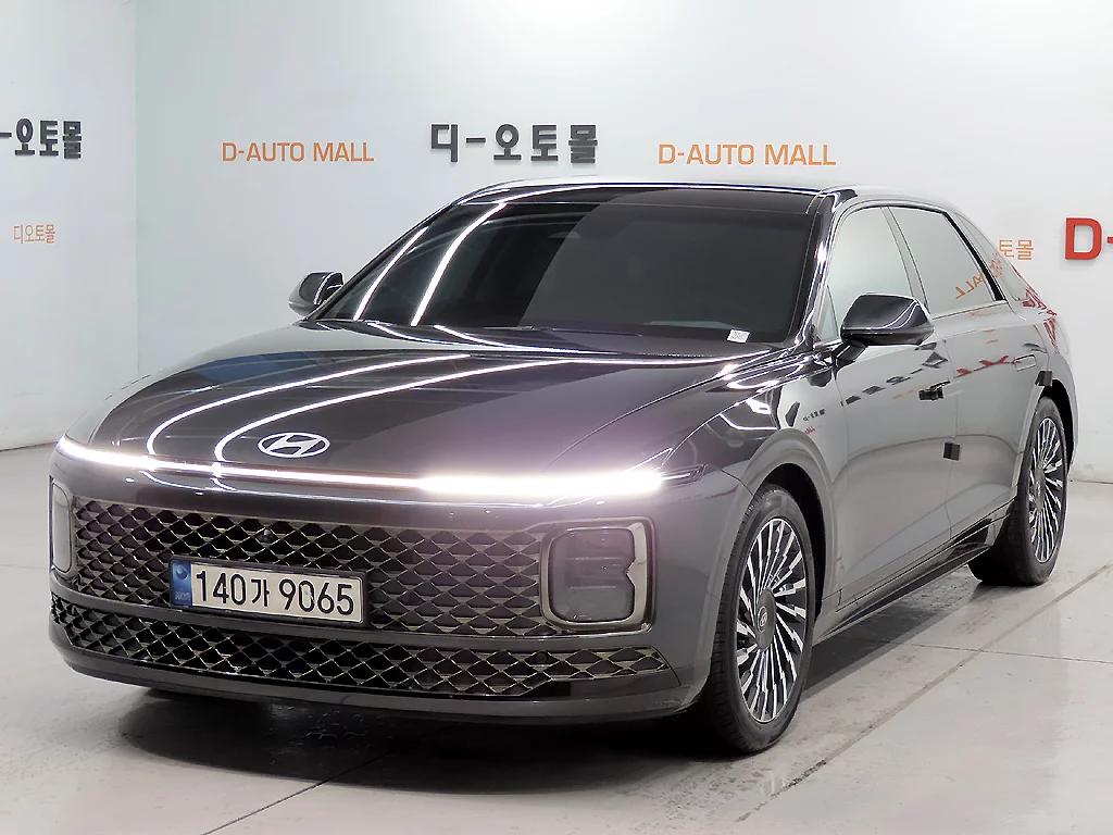 Hyundai Grandeur Calligraphy, гибрид, 2023 г. 52016 км.