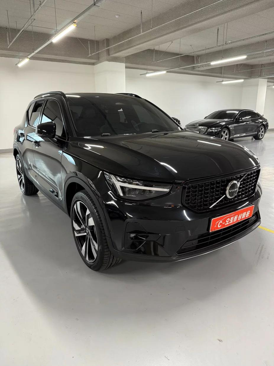 Volvo XC40 B4 Dark Edition, 2024 г. 7077 км.