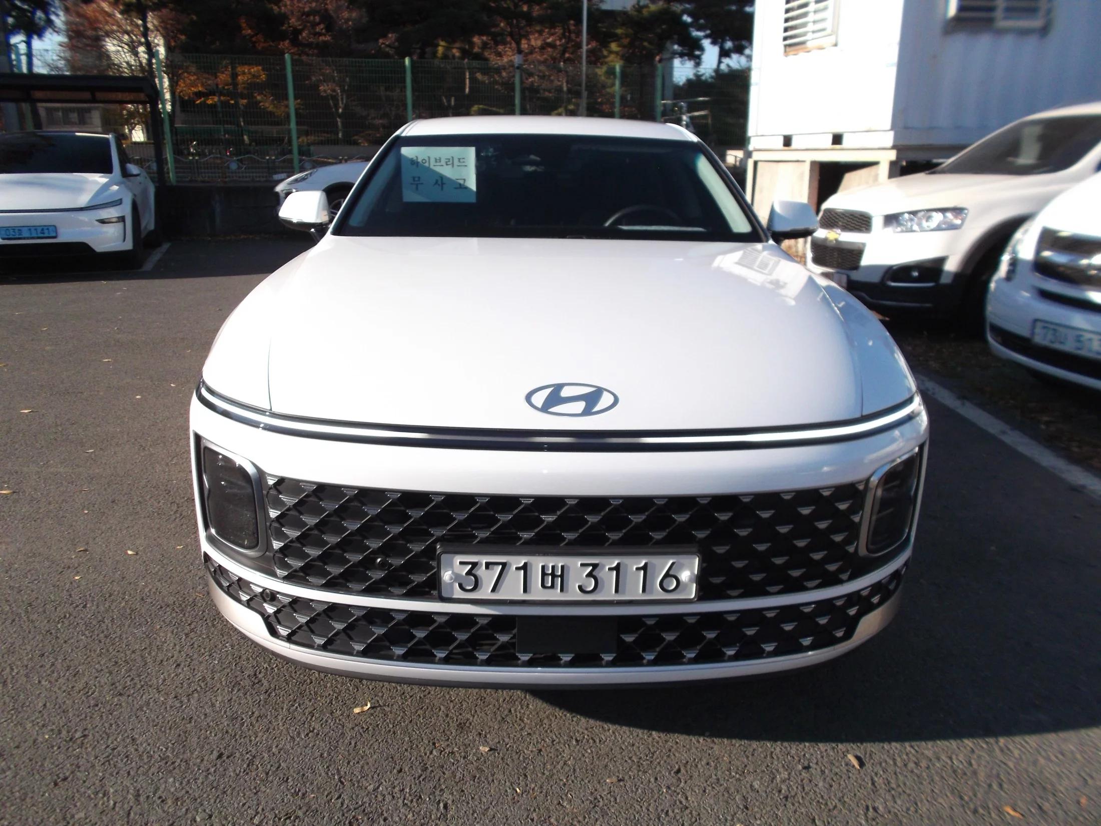 Hyundai Grandeur Premium, гибрид, 2023 г. 45019 км.
