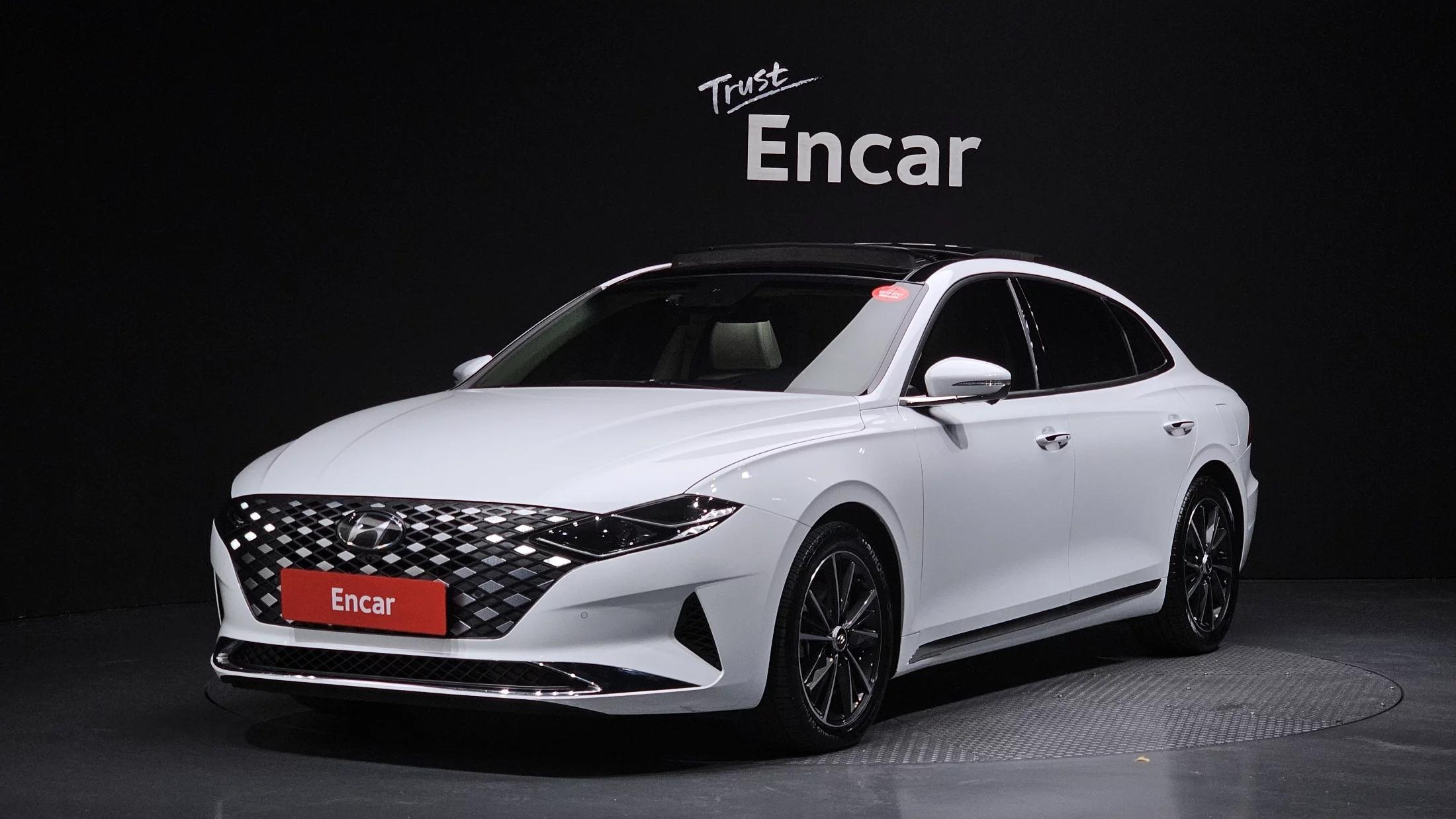Hyundai Grandeur 2.5 Le Blanc, 2022 г. 37050 км.