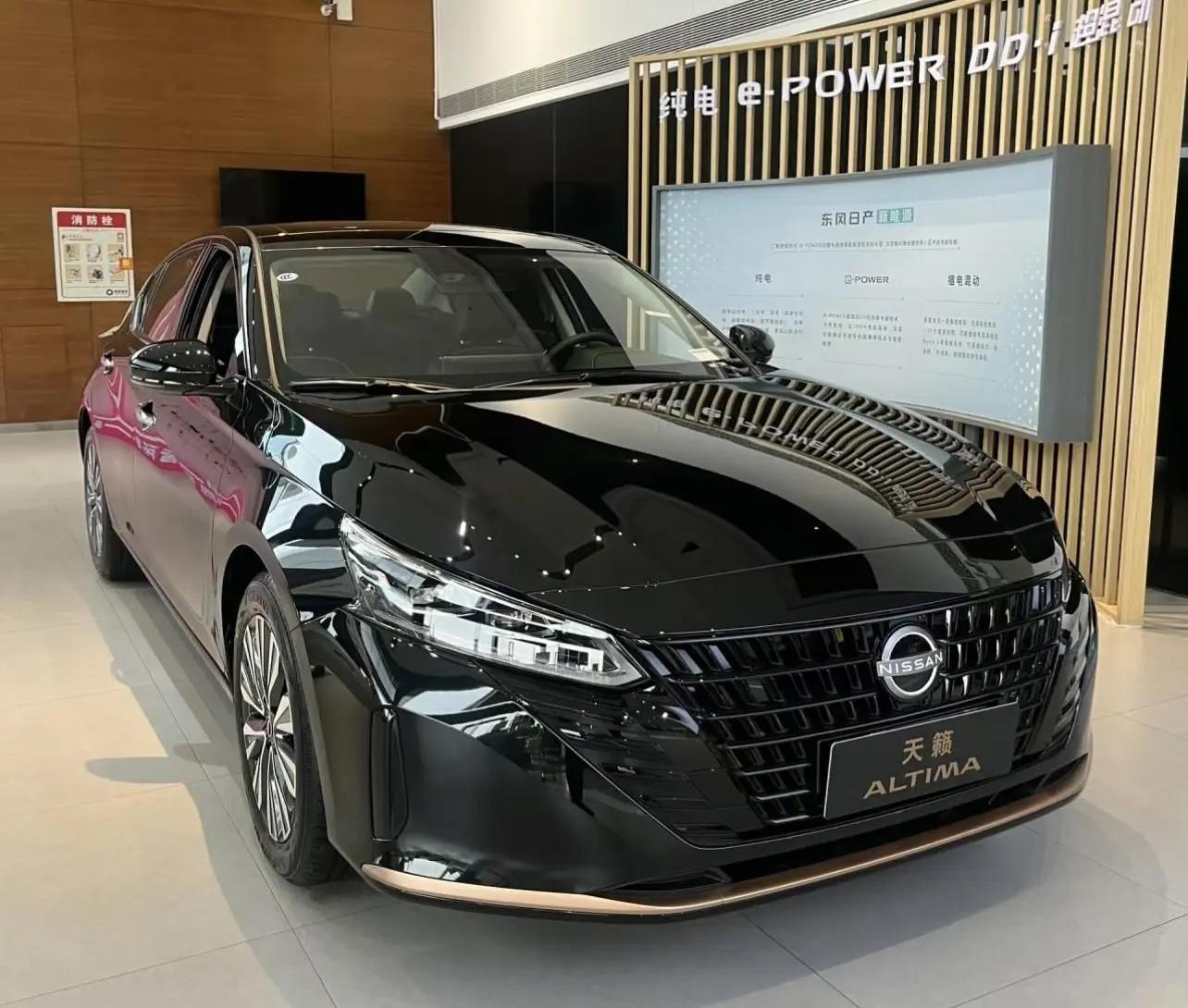 Nissan Teana Black Gold: спортивный седан в особом исполнении