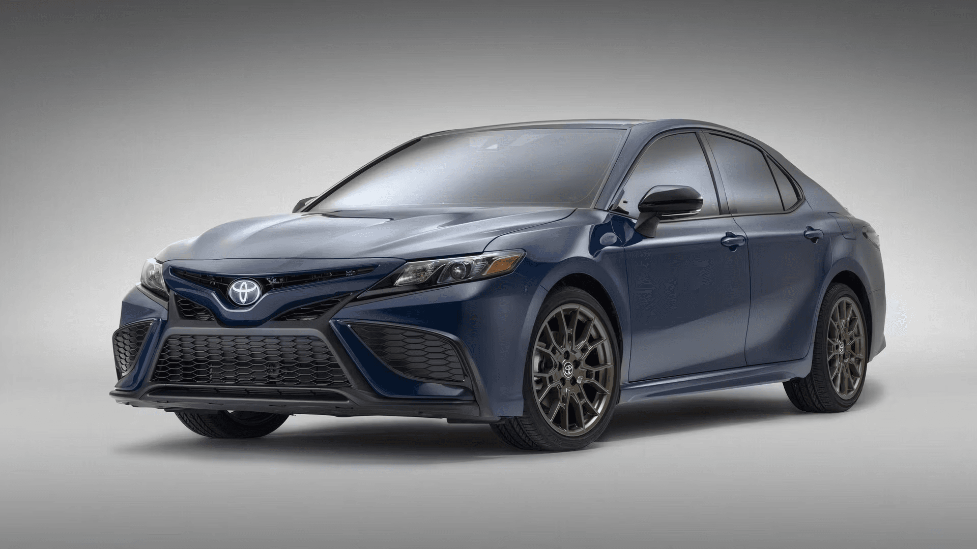 Поклонники Camry просят Toyota вернуть модель V6