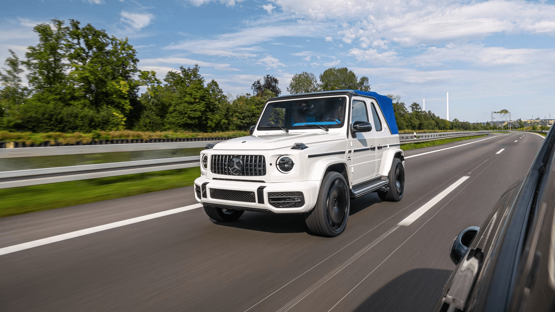 1-ое из 20 Кабриолет Mercedes-AMG G63 выглядит еще лучше в краске Rolls-Royce