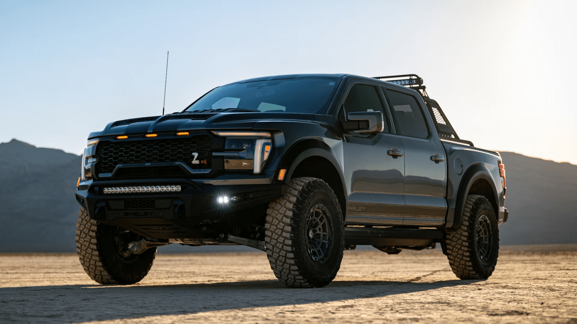 900-сильный грузовик Shelby American F-150 Baja Raptor имеет сердце GT500