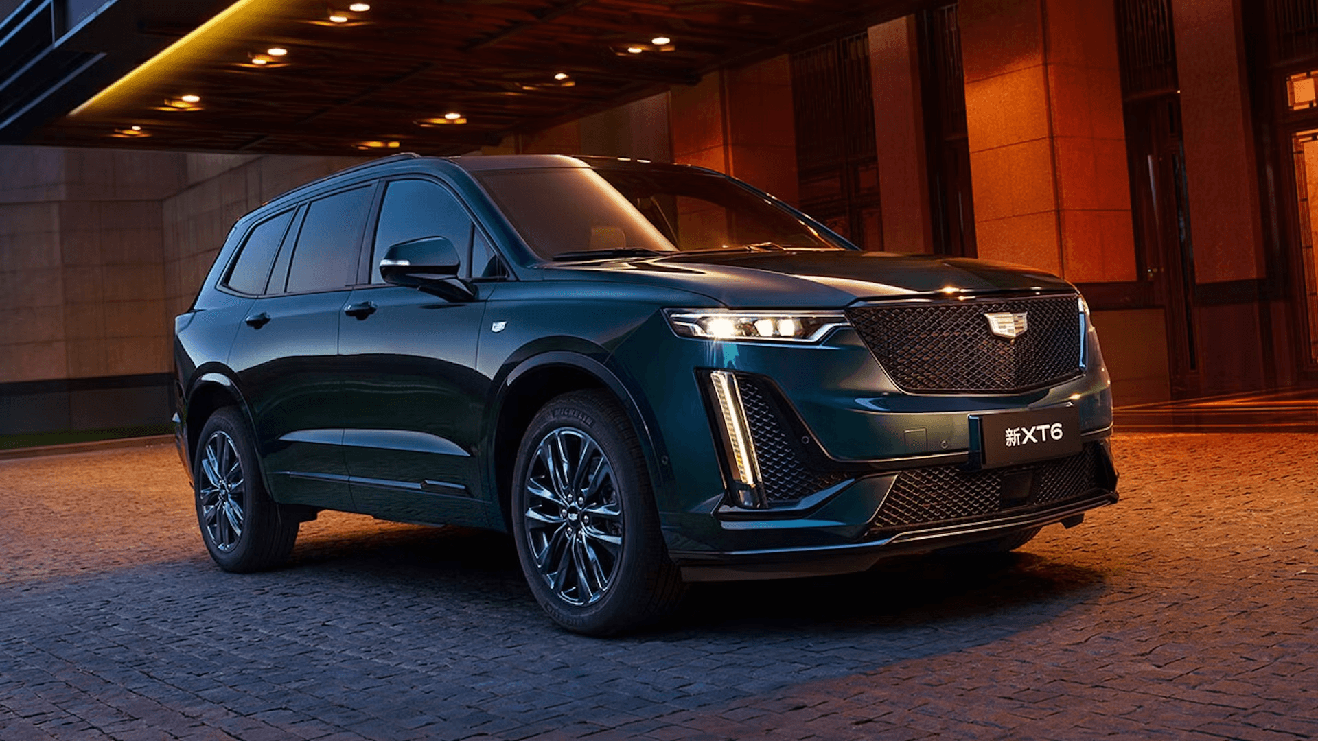 Небольшие изменения в дизайне Cadillac XT6 не скроют его возраст