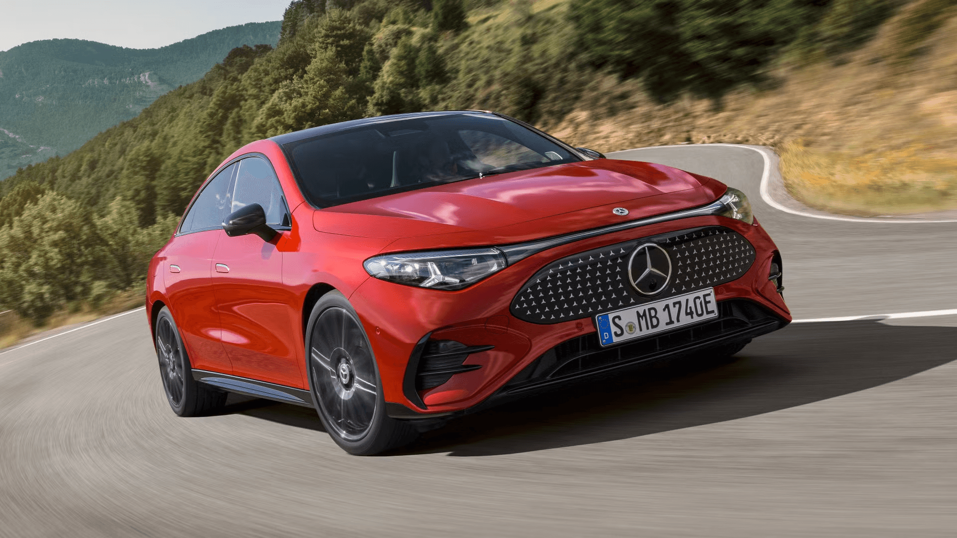 Новый Mercedes-Benz CLA: Прорыв в технологиях и дизайне