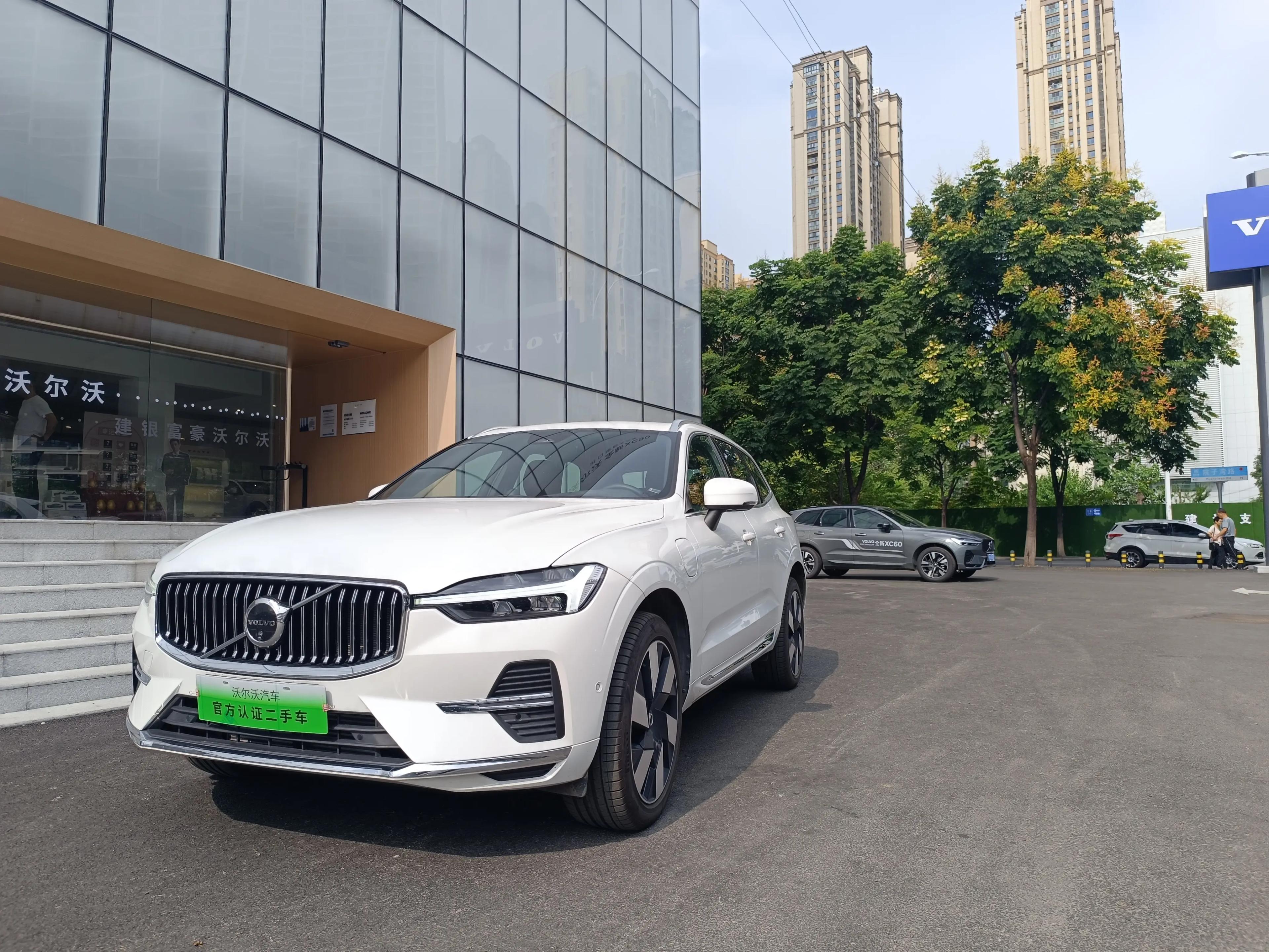 Volvo XC60 PHEV 2024 г.