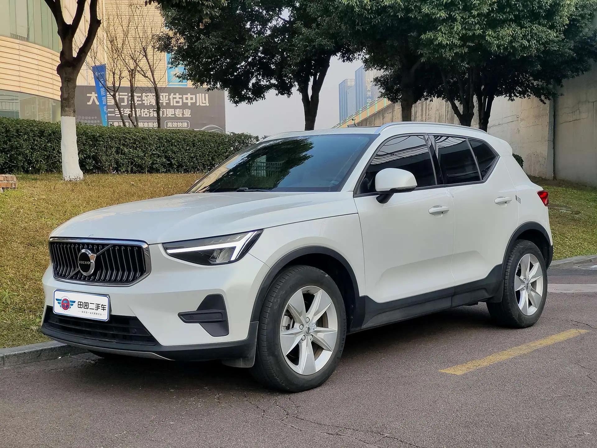 Volvo XC40 2023 г.