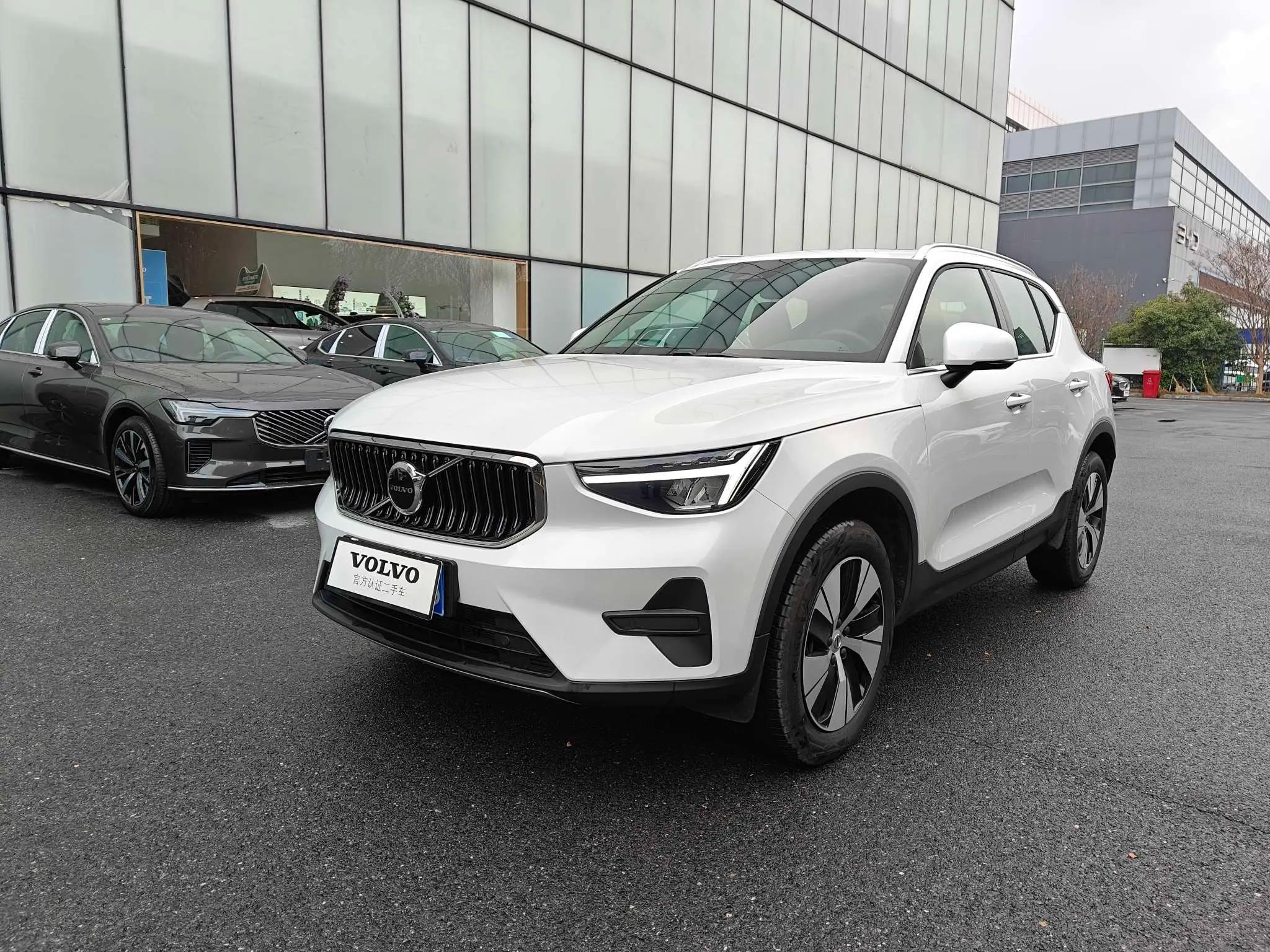 Volvo XC40 2025 г.