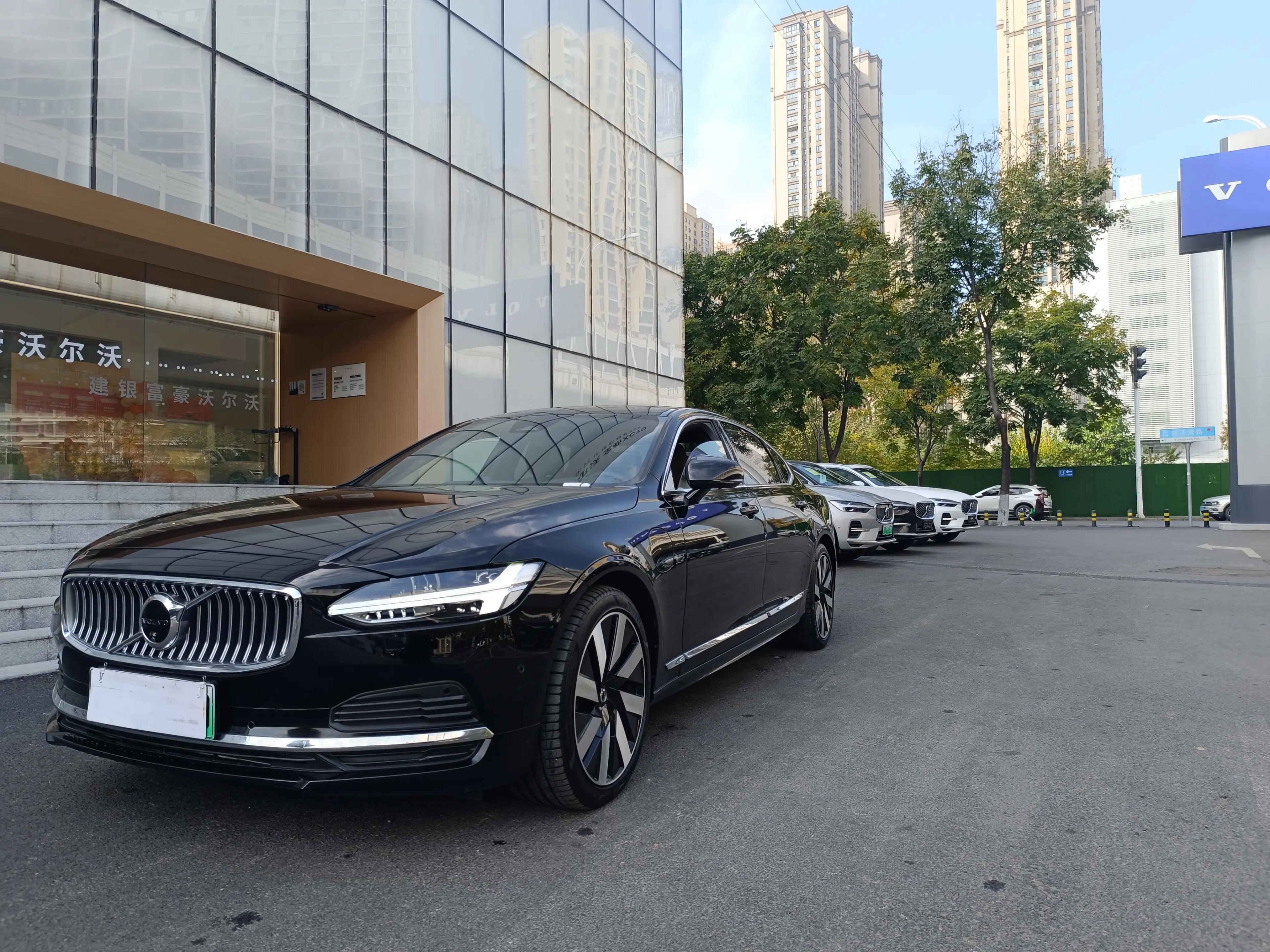 Volvo S90 PHEV 2024 г.
