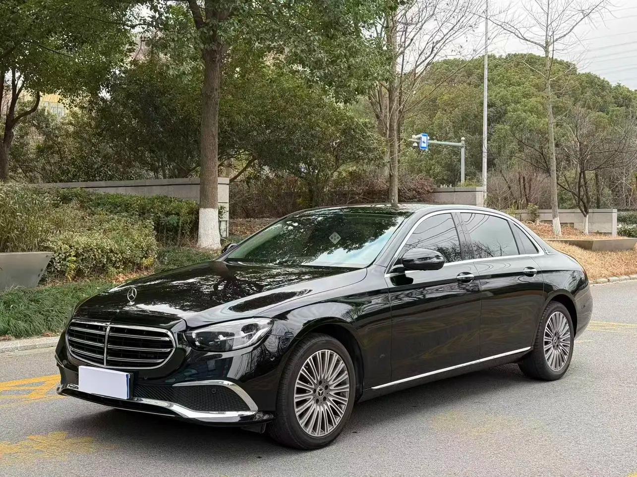 Mercedes-Benz E-Class 2022 г. 38040 км.