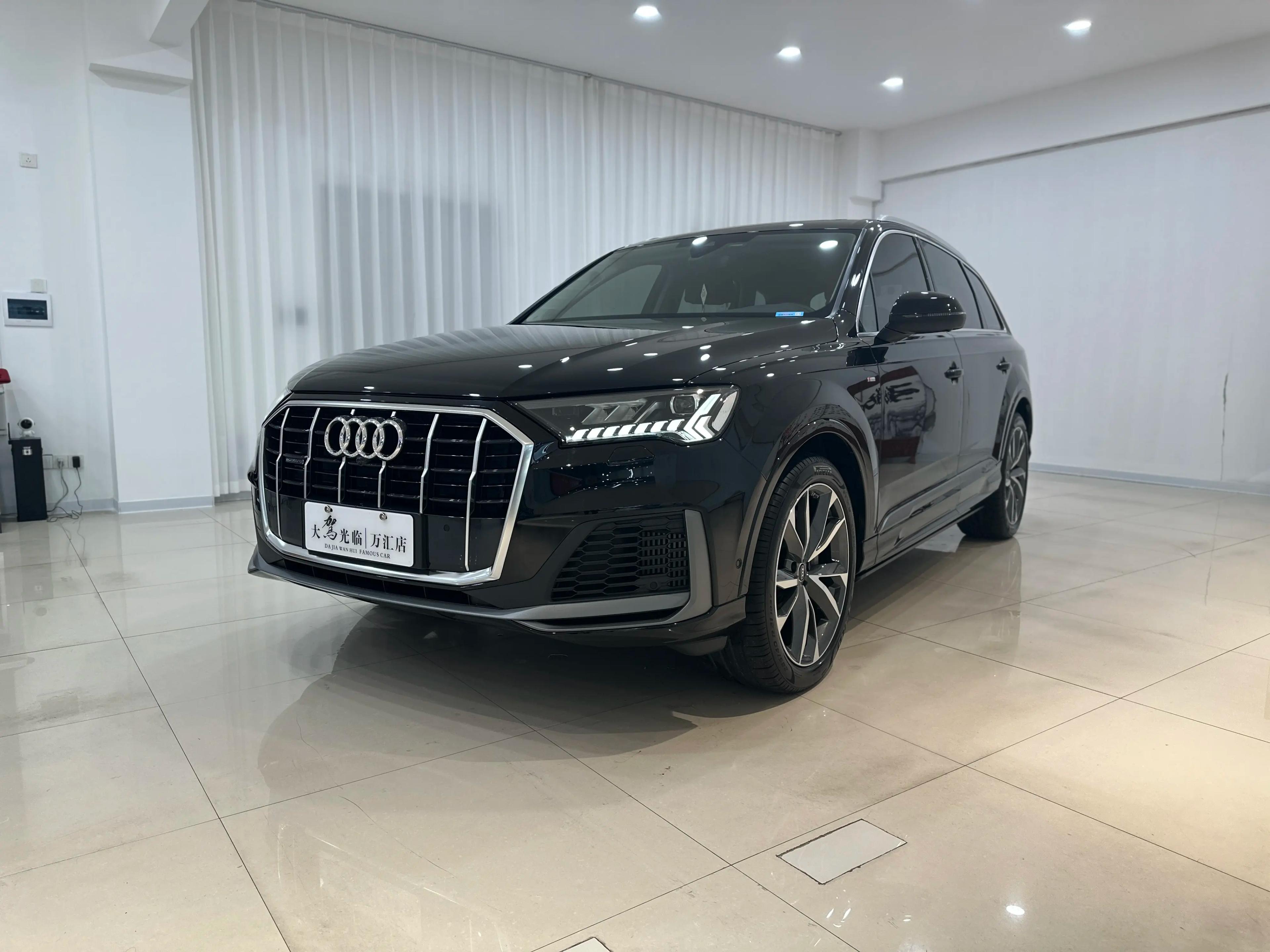 Audi Q7 2023 г.