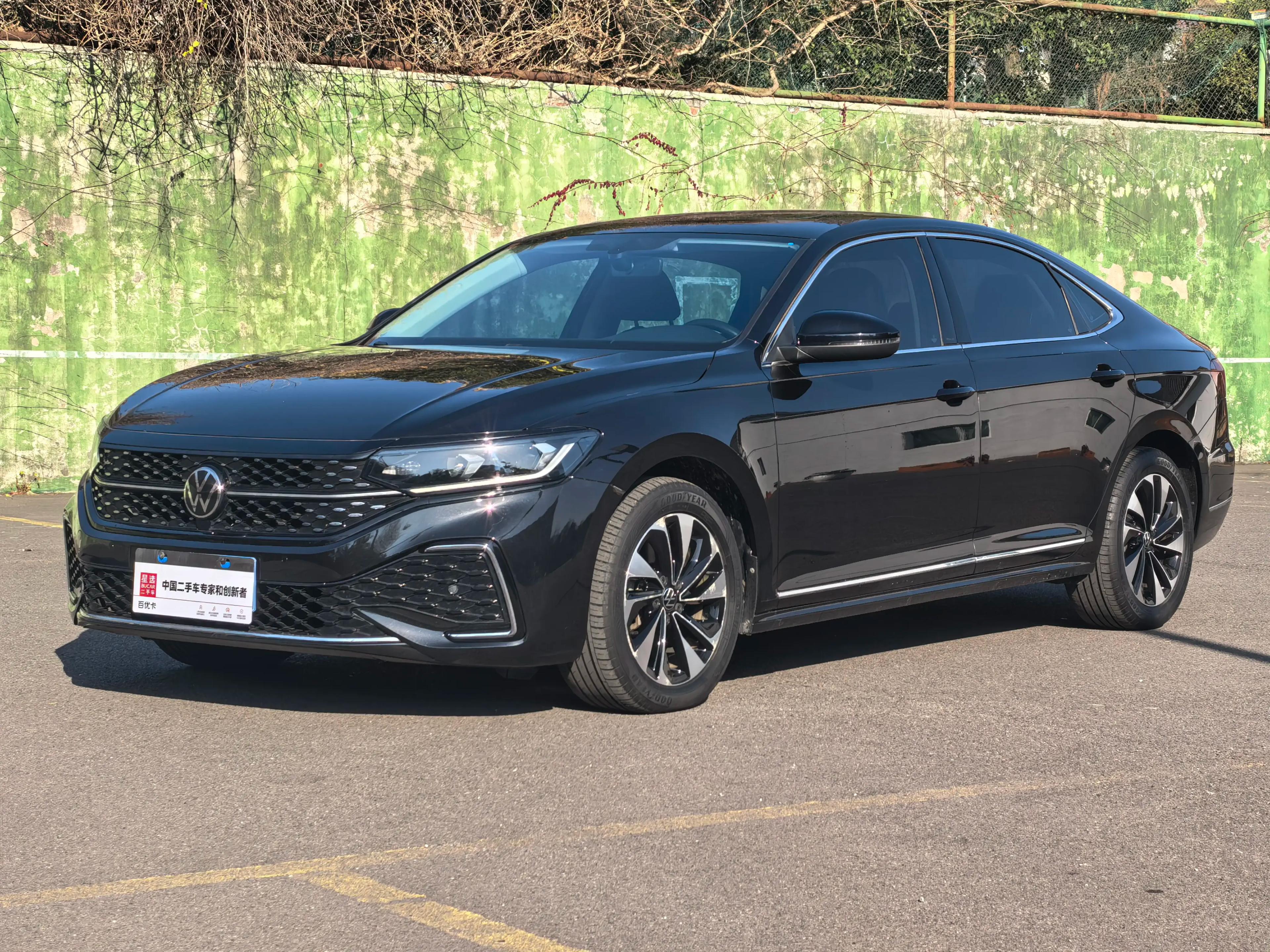 Volkswagen Passat 2023 г. 34118 км.