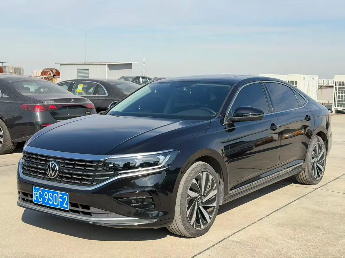 Volkswagen Passat 2022 г. 19021 км.