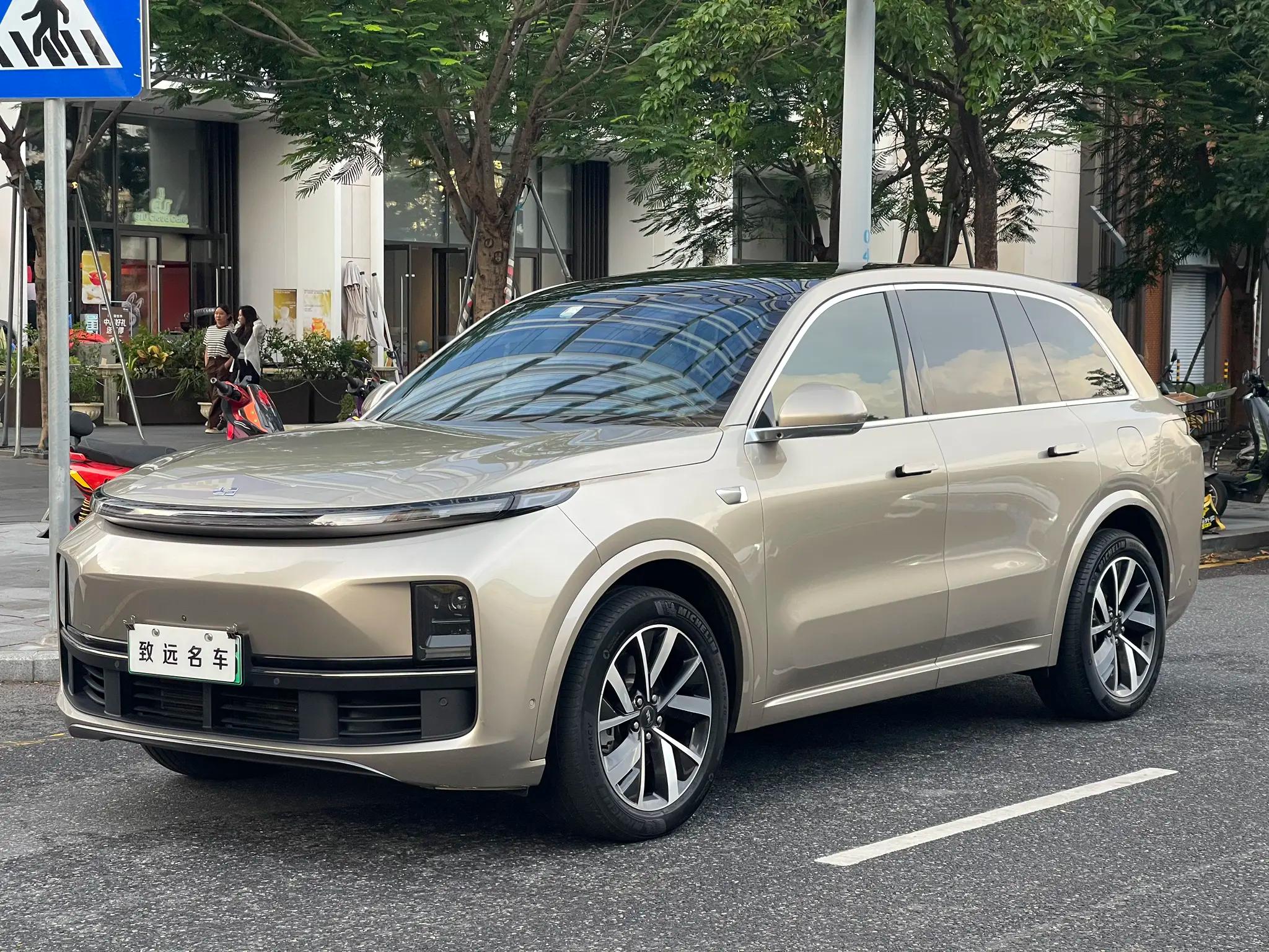 Lixiang L8 2023 г. 50009 км.