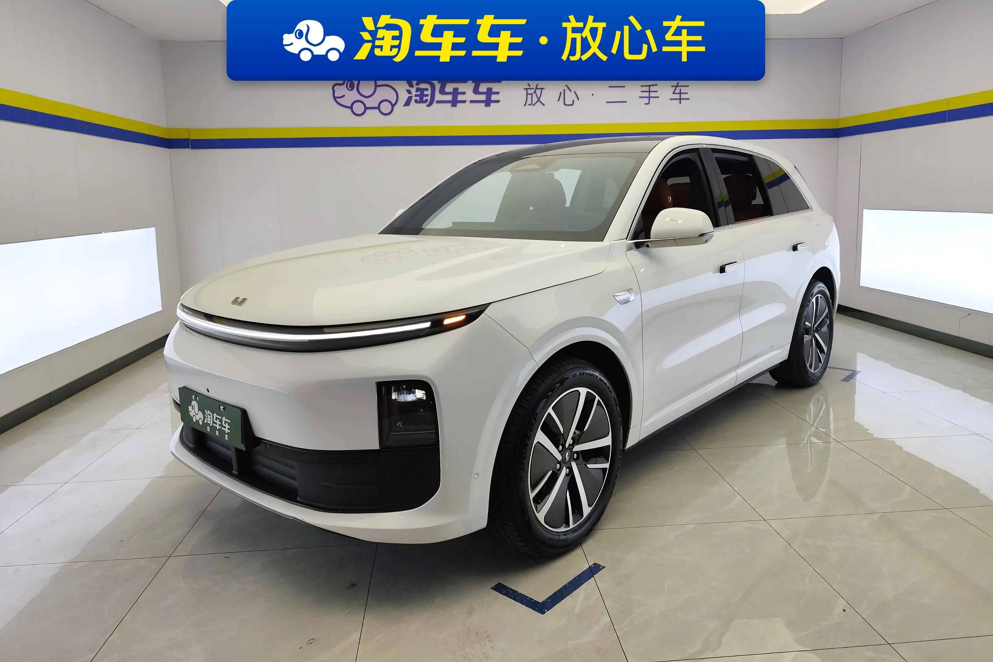 Lixiang L6 2024 г. 7088 км.