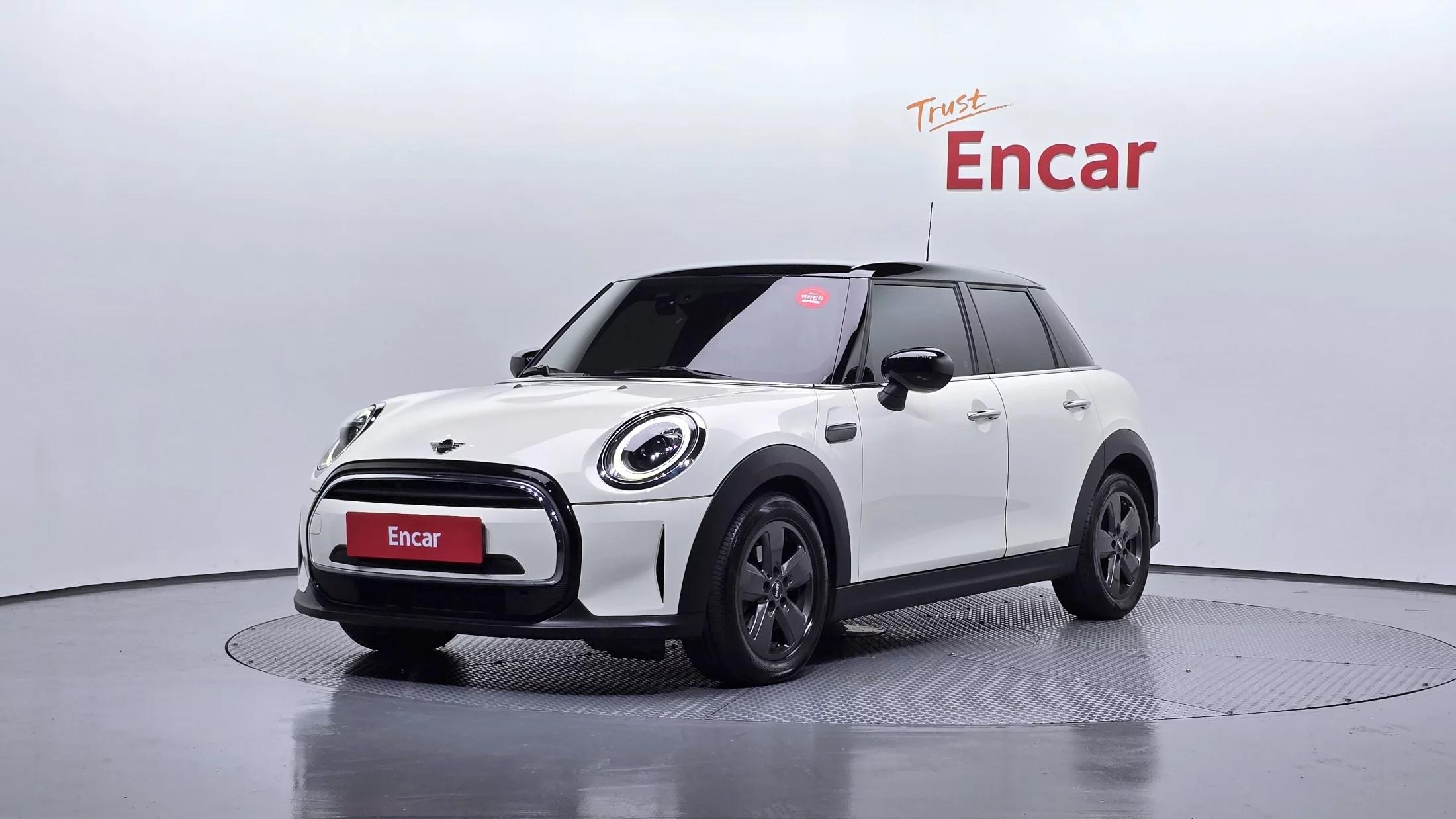 MINI Cooper 5Door Classic Third Generation, 2021 г. 61569 км.