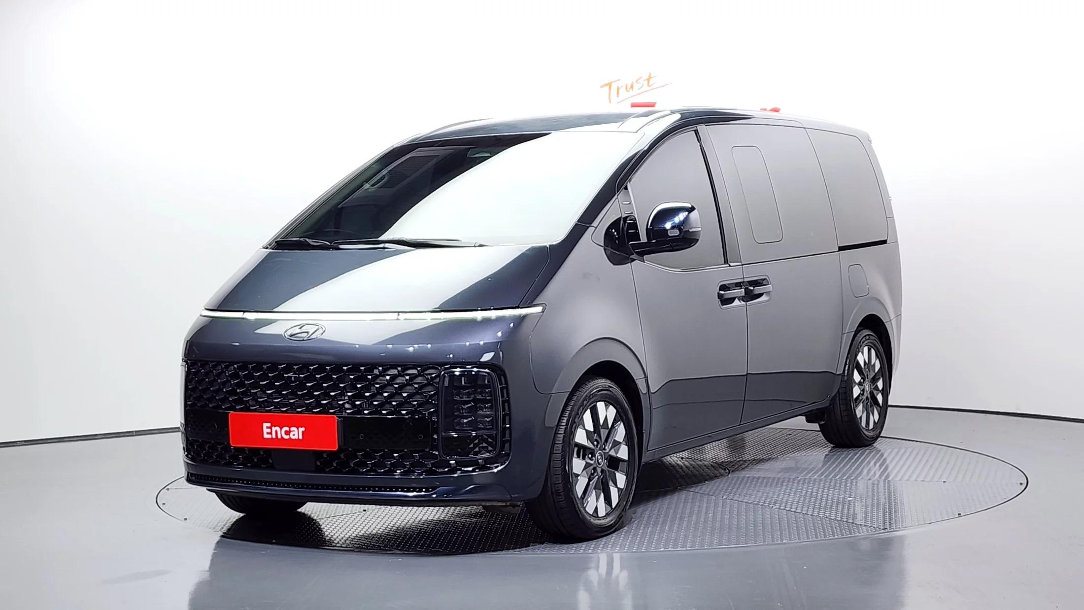 Hyundai Staria Lounge 9-Seater Prestige, 2023 г. 64409 км.