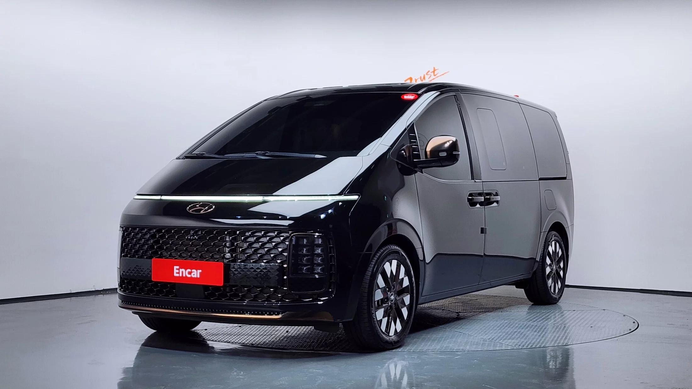 Hyundai Staria 4WD Lounge 7-Seater Inspiration, 2023 г. 16595 км.