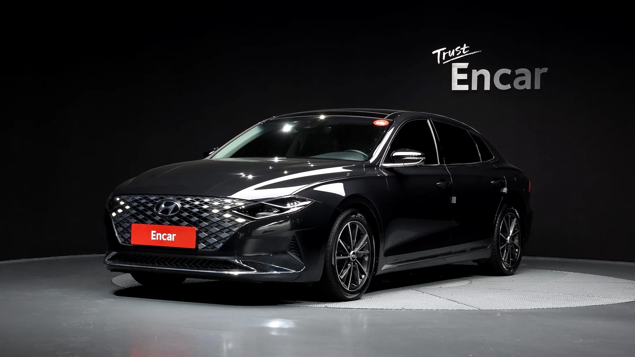 Hyundai Grandeur 2.5 Le Blanc, 2021 г. 71630 км.