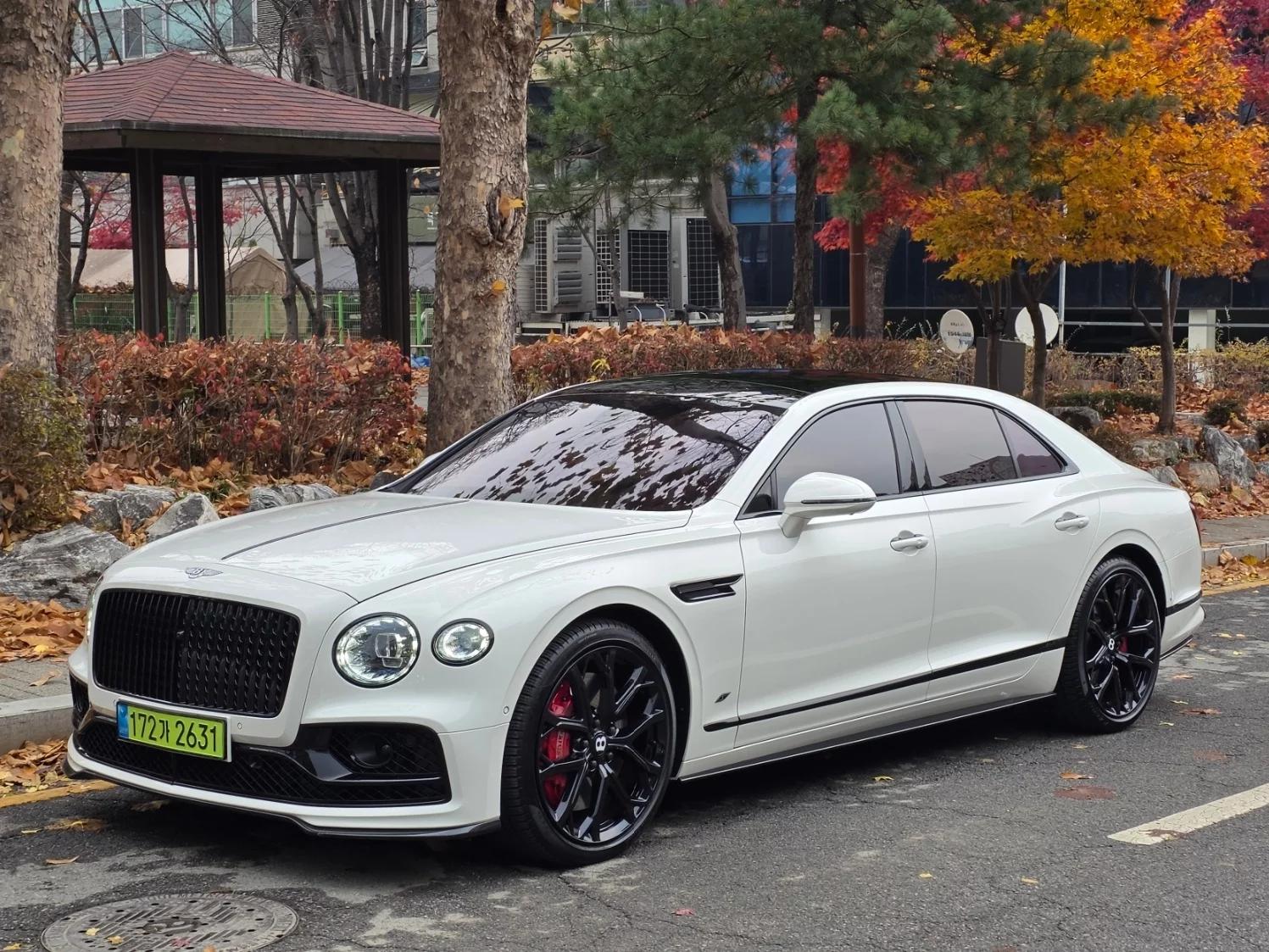 Bentley Flying Spur 4.0 S, 2023 г. 12129 км.