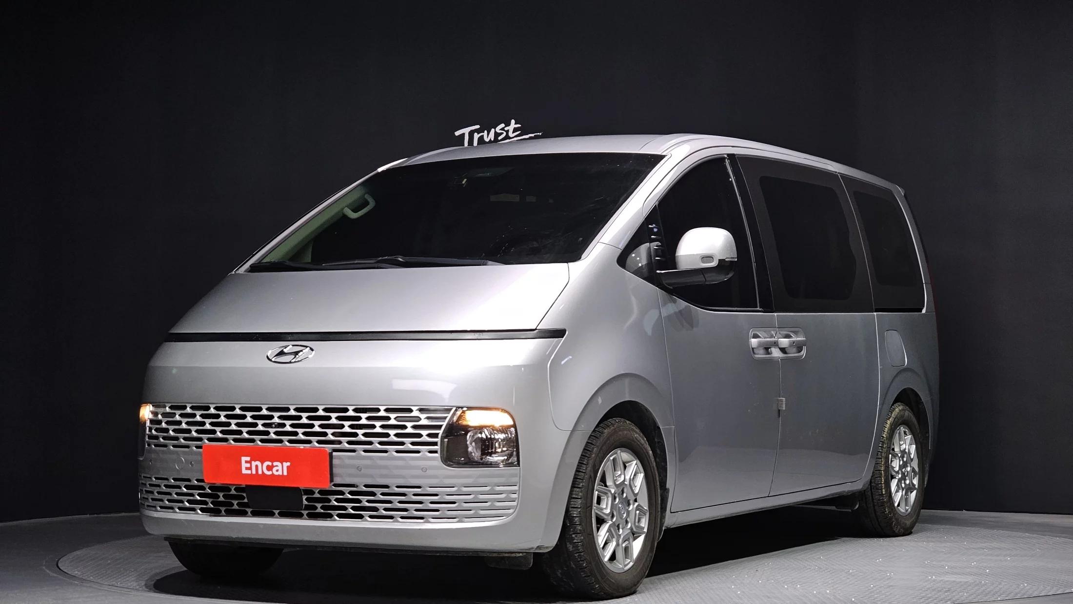 Hyundai Staria Tourer 9-Seater Modern, 2023 г. 143523 км.