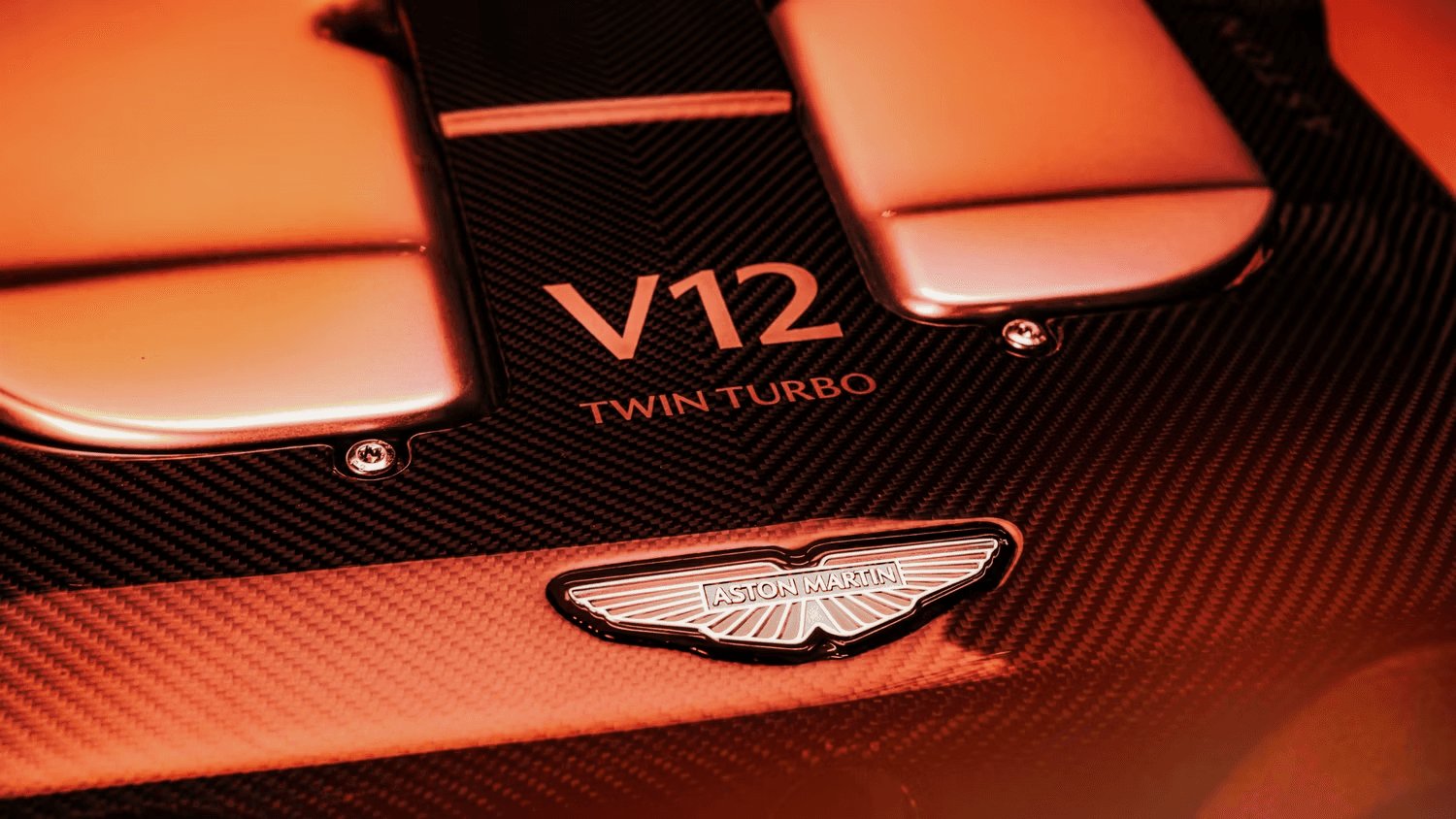 Aston Martin представит новый двигатель V12 мощностью 824 л.с. и расскажет о новом Vanquish